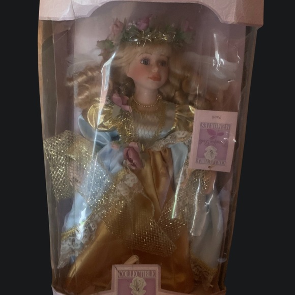 Collector Doll In Box - Picture 5 of 6